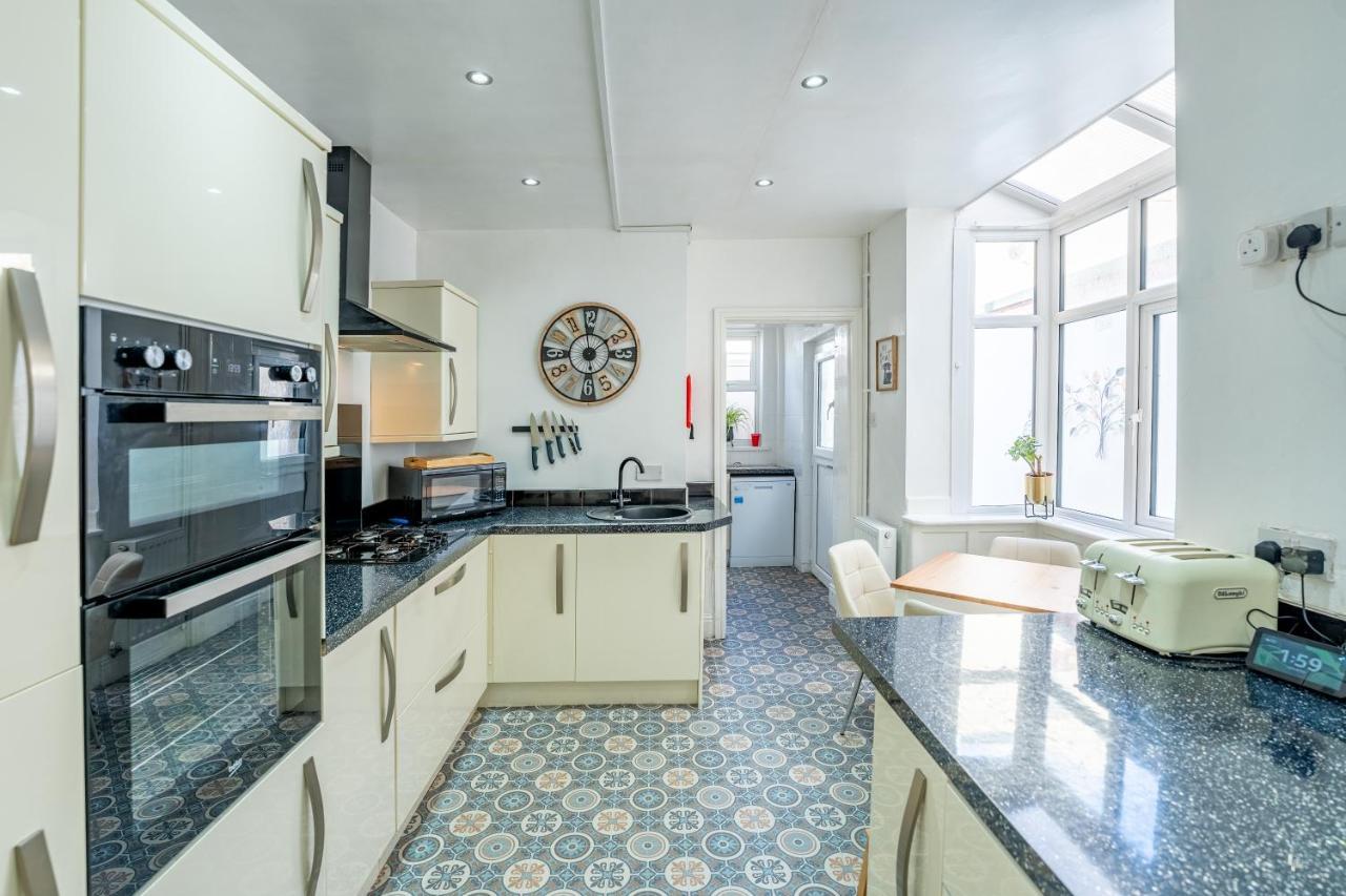 Abode - The Cinema House Holiday home *